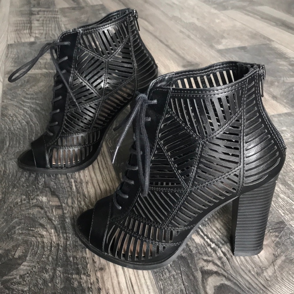 Mix No. 6 - Women's Black Bootie - Size 6